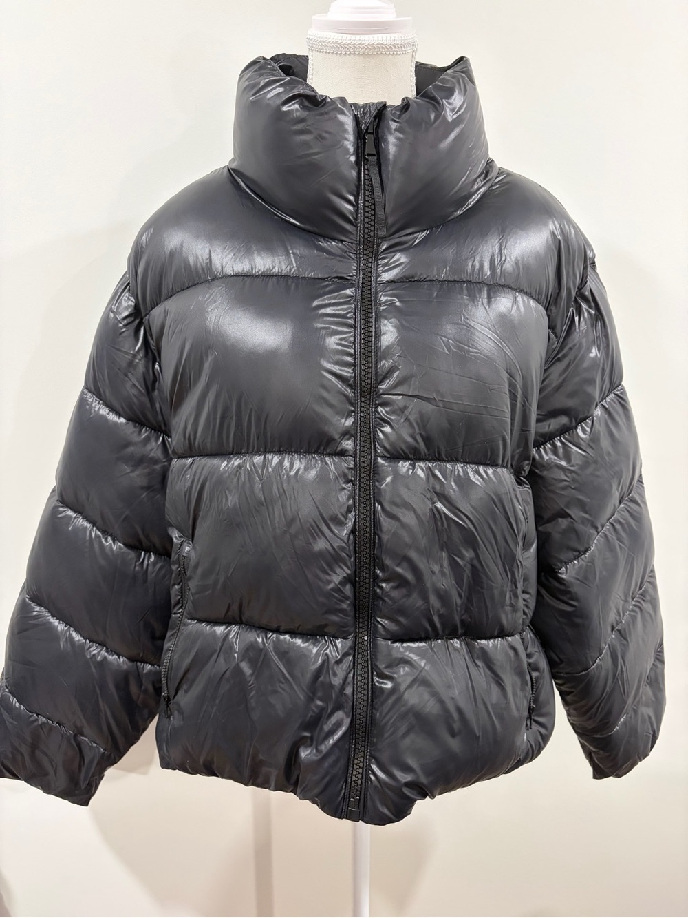 Old Navy Black Glossy Puffer Jacket — L